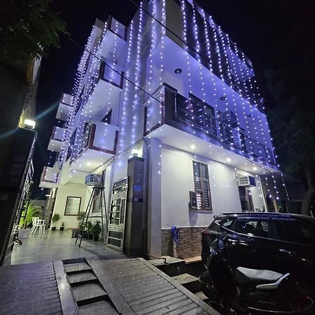 Shri Krishna Divine Dham Hotel Mathura Ngoại thất bức ảnh