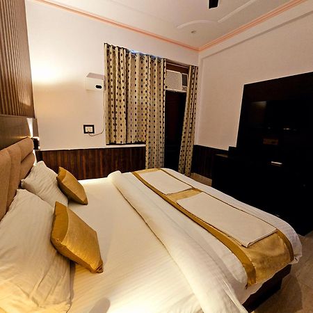 Shri Krishna Divine Dham Hotel Mathura Ngoại thất bức ảnh