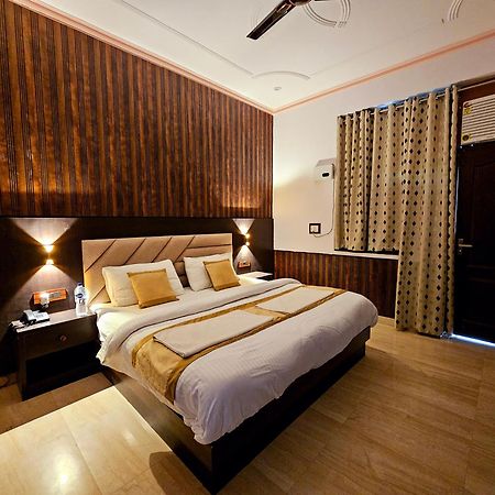 Shri Krishna Divine Dham Hotel Mathura Ngoại thất bức ảnh
