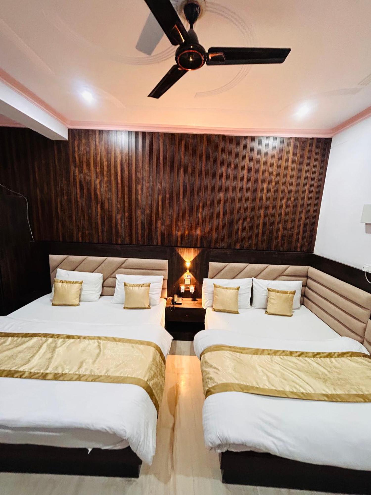 Shri Krishna Divine Dham Hotel Mathura Ngoại thất bức ảnh